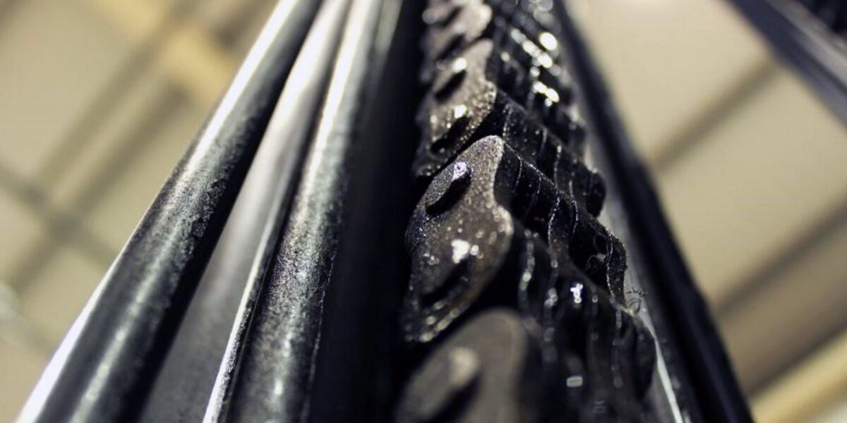 ¿Cómo lubricar la cadena de elevación de una Carretillas Elevadora?